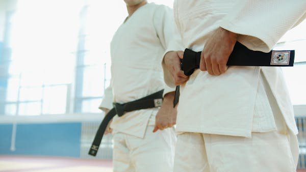 Les kimonos de karaté : trouvez votre style idéal !